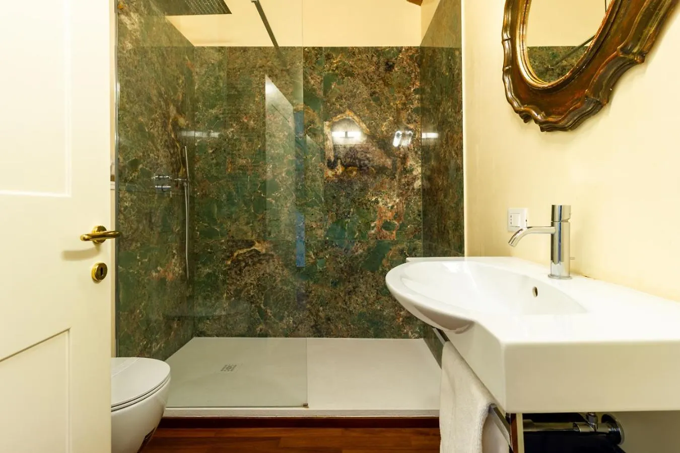 Casa Pegaso In Canton De Fiori Bologna 0*,